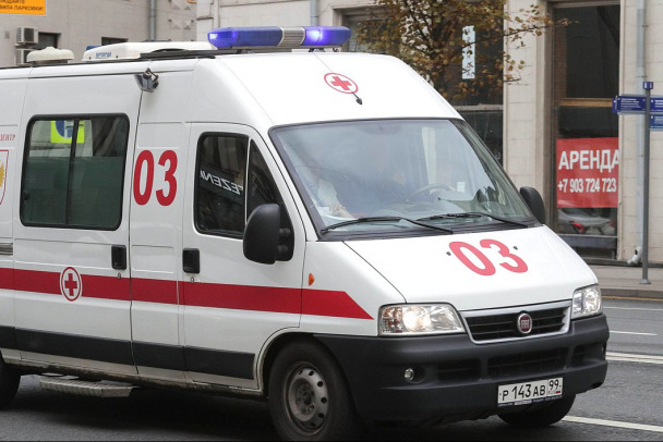 В Волховском районе девушка попала в реанимацию, упав с самоката